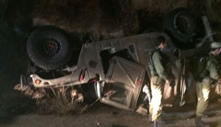  إصابة أربعة جنود إسرائيليين بانقلاب جيب قرب "سلواد"